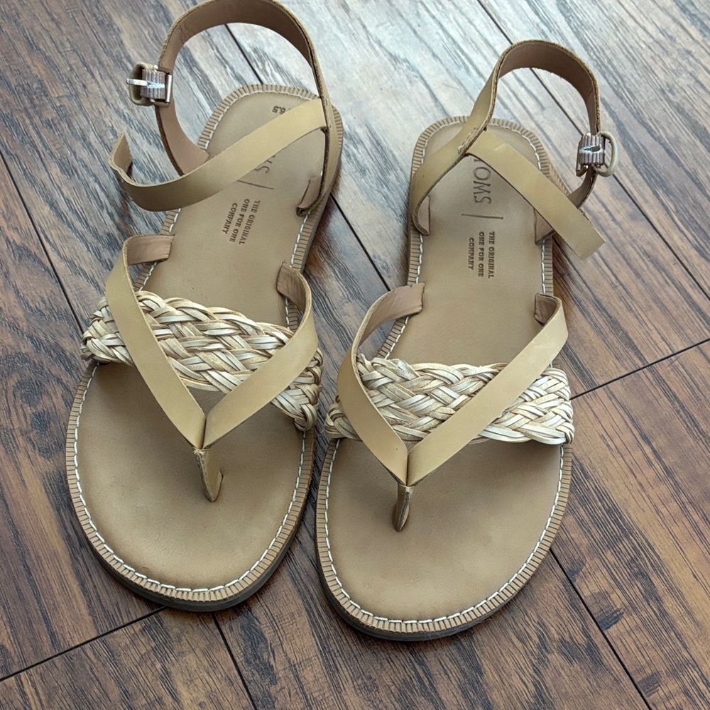 Toms Tan and Cream Braided Sandals